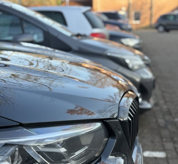 Parkende Autos