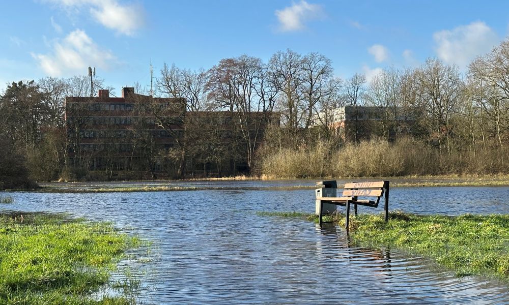 Die Wümme tritt regelmäßig über die Ufer. Regenrückhaltung und örtliche Versickerung soll den Fluss entlasten.