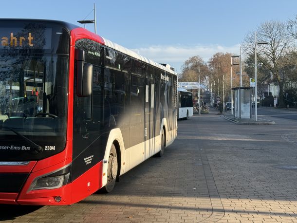 Vom Bahnhof ist es nur wenige Meter weit bis zum Busbahnhof.