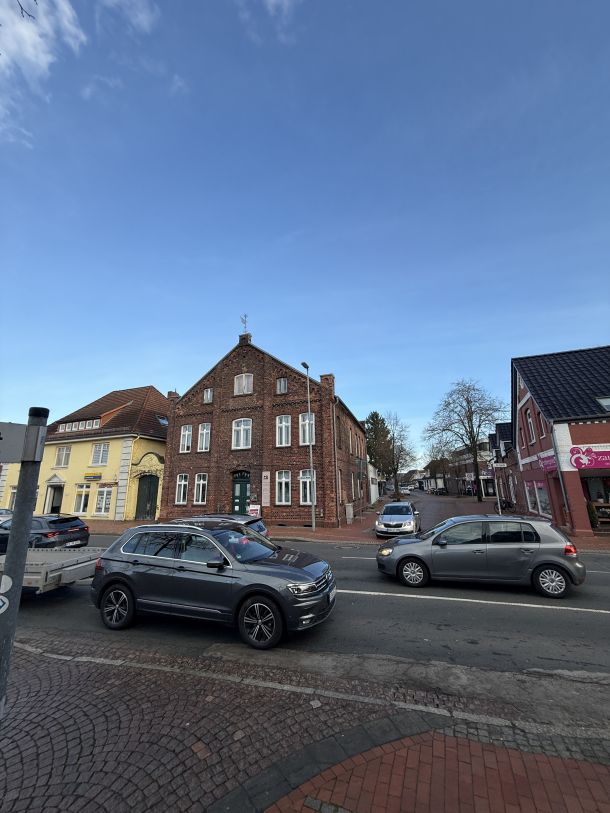 Die Querung der Bundesstraße ist ein Hindernis auf dem Fußweg vom Neuen Markt Richtung Großer Gartenstraße.