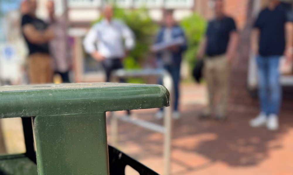 Verwaltung prüft Standorte für neue Mülleimer in der Innenstadt.